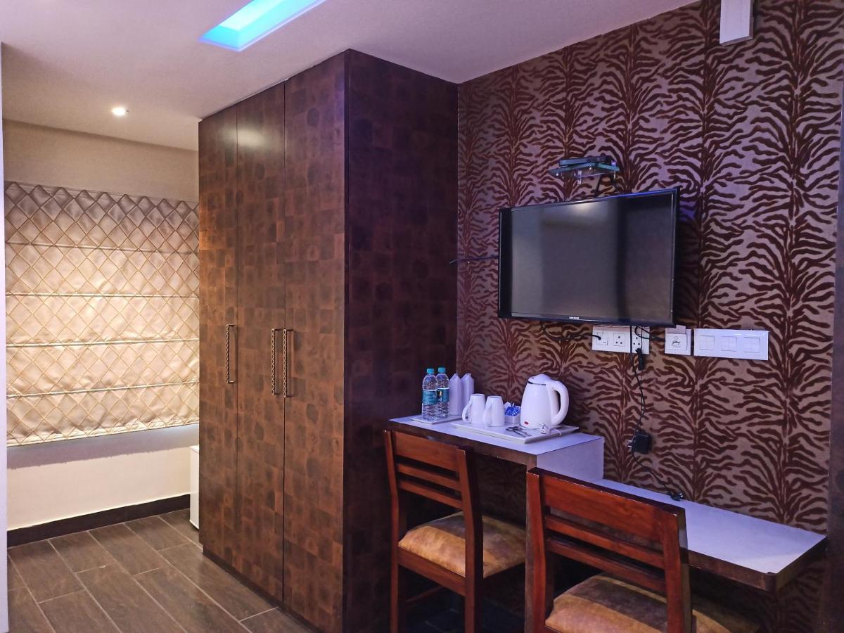 Hotel A P Home'S - A Boutique Hotel Guwahati Zewnętrze zdjęcie